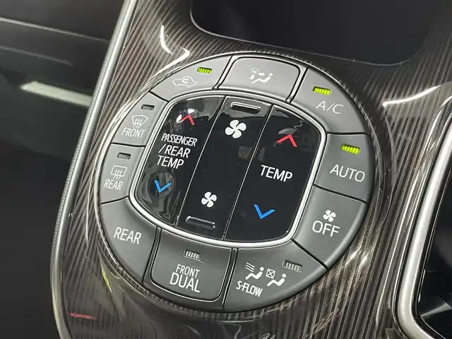 トヨタ エスクァイア ハイブリッド Gi プレミアムパッケージ 大阪府 2017(平29)年 5.4万km ホワイトパールクリスタルシャイン モデリスタエアロ 純正10incナビ(フルセグ/DVD再生/Bluetooth) バックカメラ 後席モニター ETC ハーフレザー シート＆ハンドルヒーター 衝突軽減 クルコン トヨタセーフティセンス