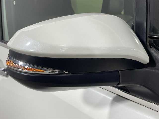 トヨタ エスクァイア ハイブリッド Gi プレミアムパッケージ 大阪府 2017(平29)年 5.4万km ホワイトパールクリスタルシャイン モデリスタエアロ 純正10incナビ(フルセグ/DVD再生/Bluetooth) バックカメラ 後席モニター ETC ハーフレザー シート＆ハンドルヒーター 衝突軽減 クルコン トヨタセーフティセンス