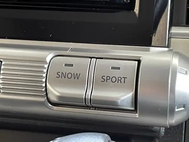 スズキ クロスビー HYBRID MZ 岩手県 2018(平30)年 7万km キャラバンアイボリーパールメタリック/ホワイト 2トーンルーフ ワンオーナー/４WD/ターボ/全方位モニター/スズキセーフティサポート/デュアルセンサーブレーキサポート/車線逸脱警報/ハイビームアシスト/リヤパーキングセンサー/誤発進抑制機能/後退時ブレーキアシスト/ヒルディセントコントロール/クルーズコントロール/パドルシフト/シートヒーター/純正ナビ/（CD/DVD/フルセグ/SD/USB/Bluetooth）/ETC/LEDヘッドライト/純正16インチアルミホイール