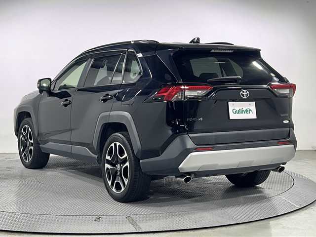 トヨタ ＲＡＶ４ アドベンチャー 広島県 2019(令1)年 3.2万km アティチュードブラックマイカ 純正9型ナビ/バックモニター/パワーシート/シートヒーター/ベンチレーション/ステアリングヒーター/セーフティセンス/・プリクラッシュセーフティ/・レーントレーシングアシスト/・オートマチックハイビーム/・レーダークルーズコントロール/クリアランスソナー/ダウンヒルアシストコントロール/LEDヘッドランプ/純正19インチAW/ETC2.0/ドライブレコーダー