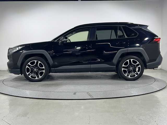トヨタ ＲＡＶ４ アドベンチャー 広島県 2019(令1)年 3.2万km アティチュードブラックマイカ 純正9型ナビ/バックモニター/パワーシート/シートヒーター/ベンチレーション/ステアリングヒーター/セーフティセンス/・プリクラッシュセーフティ/・レーントレーシングアシスト/・オートマチックハイビーム/・レーダークルーズコントロール/クリアランスソナー/ダウンヒルアシストコントロール/LEDヘッドランプ/純正19インチAW/ETC2.0/ドライブレコーダー