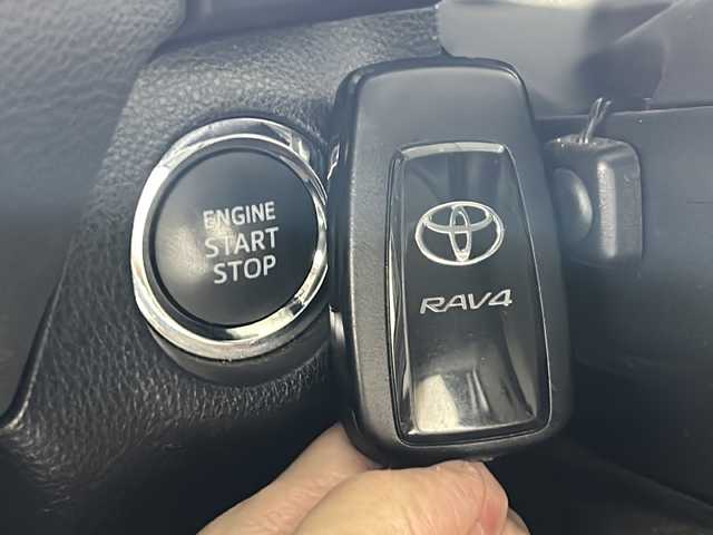 トヨタ ＲＡＶ４ アドベンチャー 広島県 2019(令1)年 3.2万km アティチュードブラックマイカ 純正9型ナビ/バックモニター/パワーシート/シートヒーター/ベンチレーション/ステアリングヒーター/セーフティセンス/・プリクラッシュセーフティ/・レーントレーシングアシスト/・オートマチックハイビーム/・レーダークルーズコントロール/クリアランスソナー/ダウンヒルアシストコントロール/LEDヘッドランプ/純正19インチAW/ETC2.0/ドライブレコーダー