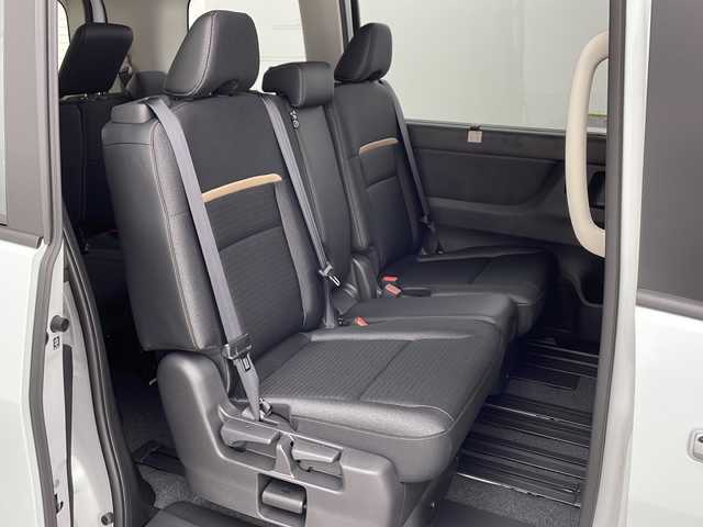 日産 セレナ e－パワー ハイウェイスター V 兵庫県 2025(令7)年 0.1千km プリズムホワイト ・登録済未使用車/・純正ナビ/USB/HDMI/TV/Bluetooth/Apps/・アラウンドビューモニター/・おくだけ充電/・純正リアフリップダウンモニター/・両側パワースライドドア/・タッチフリースライドドア/・プラズマクラスター/・デジタルインナーミラー/・プロパイロット/・インテリジェントクルーズ/・レーダークルーズコントロール/・車線維持支援/・車線逸脱防止支援/・後側方支援/・緊急支援/・先行車発進お知らせ/・標識検知支援/・駐車支援/・ドライバーモニター/・ビルトインＥＴＣ2.0/・スマートキー/・LEDヘッドランプ