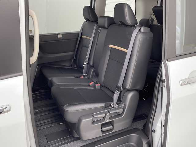 日産 セレナ e－パワー ハイウェイスター V 兵庫県 2025(令7)年 0.1千km プリズムホワイト ・登録済未使用車/・純正ナビ/USB/HDMI/TV/Bluetooth/Apps/・アラウンドビューモニター/・おくだけ充電/・純正リアフリップダウンモニター/・両側パワースライドドア/・タッチフリースライドドア/・プラズマクラスター/・デジタルインナーミラー/・プロパイロット/・インテリジェントクルーズ/・レーダークルーズコントロール/・車線維持支援/・車線逸脱防止支援/・後側方支援/・緊急支援/・先行車発進お知らせ/・標識検知支援/・駐車支援/・ドライバーモニター/・ビルトインＥＴＣ2.0/・スマートキー/・LEDヘッドランプ