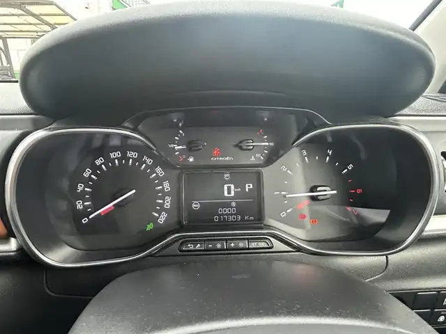 シトロエン シトロエン Ｃ３ インスパイアード by ジャパンコレクション 滋賀県 2020(令2)年 1.8万km 緑Ⅱ 純正ディスプレイオーディオ/　　　　（BT/AM/FM/Appel Carplay）/プッシュスタート/クルコン/バックカメラ/ドラレコ前後/レーンキープアシスト/ドラレコ前後/ETC/スペアキー1本