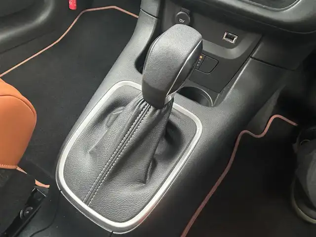 シトロエン シトロエン Ｃ３ インスパイアード by ジャパンコレクション 滋賀県 2020(令2)年 1.8万km 緑Ⅱ 純正ディスプレイオーディオ/　　　　（BT/AM/FM/Appel Carplay）/プッシュスタート/クルコン/バックカメラ/ドラレコ前後/レーンキープアシスト/ドラレコ前後/ETC/スペアキー1本