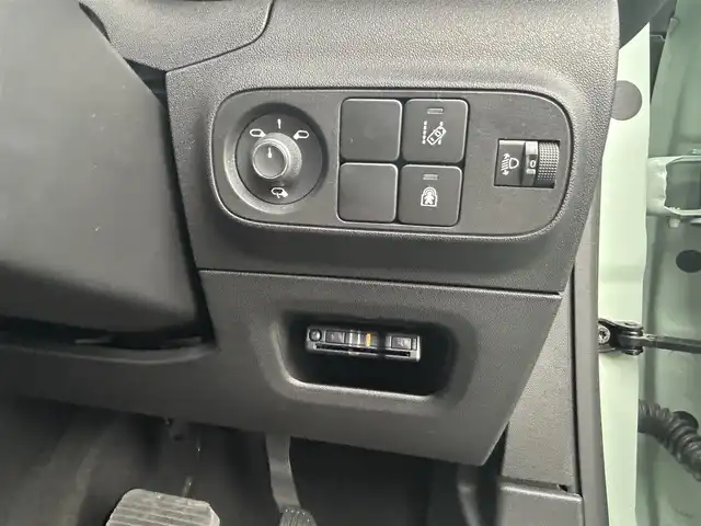 シトロエン シトロエン Ｃ３ インスパイアード by ジャパンコレクション 滋賀県 2020(令2)年 1.8万km 緑Ⅱ 純正ディスプレイオーディオ/　　　　（BT/AM/FM/Appel Carplay）/プッシュスタート/クルコン/バックカメラ/ドラレコ前後/レーンキープアシスト/ドラレコ前後/ETC/スペアキー1本