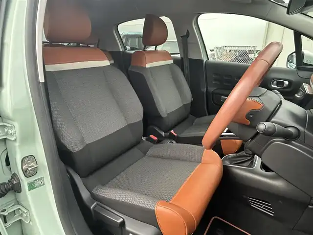 シトロエン シトロエン Ｃ３ インスパイアード by ジャパンコレクション 滋賀県 2020(令2)年 1.8万km 緑Ⅱ 純正ディスプレイオーディオ/　　　　（BT/AM/FM/Appel Carplay）/プッシュスタート/クルコン/バックカメラ/ドラレコ前後/レーンキープアシスト/ドラレコ前後/ETC/スペアキー1本