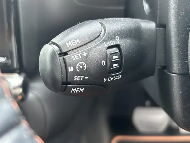 シトロエン シトロエン Ｃ３ インスパイアード by ジャパンコレクション 滋賀県 2020(令2)年 1.8万km 緑Ⅱ 純正ディスプレイオーディオ/　　　　（BT/AM/FM/Appel Carplay）/プッシュスタート/クルコン/バックカメラ/ドラレコ前後/レーンキープアシスト/ドラレコ前後/ETC/スペアキー1本