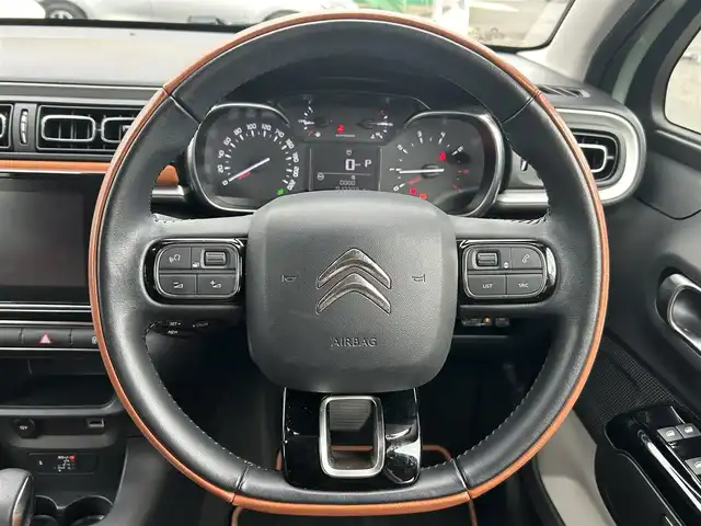 シトロエン シトロエン Ｃ３ インスパイアード by ジャパンコレクション 滋賀県 2020(令2)年 1.8万km 緑Ⅱ 純正ディスプレイオーディオ/　　　　（BT/AM/FM/Appel Carplay）/プッシュスタート/クルコン/バックカメラ/ドラレコ前後/レーンキープアシスト/ドラレコ前後/ETC/スペアキー1本