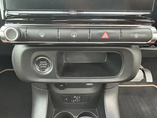 シトロエン シトロエン Ｃ３ インスパイアード by ジャパンコレクション 滋賀県 2020(令2)年 1.8万km 緑Ⅱ 純正ディスプレイオーディオ/　　　　（BT/AM/FM/Appel Carplay）/プッシュスタート/クルコン/バックカメラ/ドラレコ前後/レーンキープアシスト/ドラレコ前後/ETC/スペアキー1本