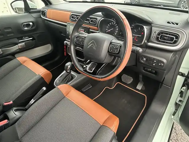 シトロエン シトロエン Ｃ３ インスパイアード by ジャパンコレクション 滋賀県 2020(令2)年 1.8万km 緑Ⅱ 純正ディスプレイオーディオ/　　　　（BT/AM/FM/Appel Carplay）/プッシュスタート/クルコン/バックカメラ/ドラレコ前後/レーンキープアシスト/ドラレコ前後/ETC/スペアキー1本
