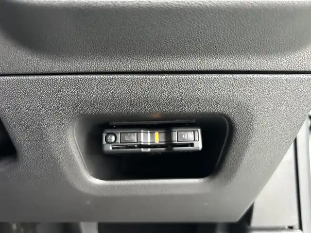 シトロエン シトロエン Ｃ３ インスパイアード by ジャパンコレクション 滋賀県 2020(令2)年 1.8万km アーモンドグリーン 純正ディスプレイオーディオ/　　　　（BT/AM/FM/Appel Carplay）/プッシュスタート/クルコン/バックカメラ/ドラレコ前後/レーンキープアシスト/ドラレコ前後/ETC/スペアキー1本