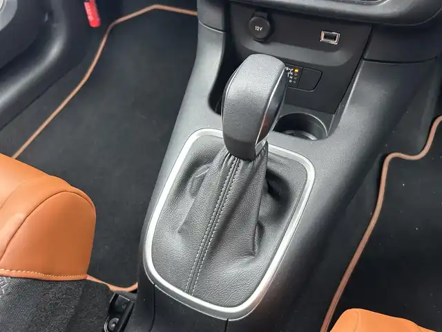 シトロエン シトロエン Ｃ３ インスパイアード by ジャパンコレクション 滋賀県 2020(令2)年 1.8万km アーモンドグリーン 純正ディスプレイオーディオ/　　　　（BT/AM/FM/Appel Carplay）/プッシュスタート/クルコン/バックカメラ/ドラレコ前後/レーンキープアシスト/ドラレコ前後/ETC/スペアキー1本