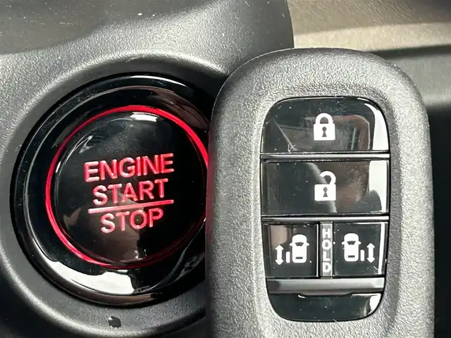 ホンダ Ｎ ＢＯＸ JOY ターボ 兵庫県 2024(令6)年 0.2万km 青 純正ディスプレイオーディオ/BTオーディオ/USBポート/アップルカープレイ/アンドロイドオート/バックカメラ/両側パワースライドドア/シートヒーター/ハーフレザーシート/パドルシフト/LEDヘッドライト/純正17インチAW