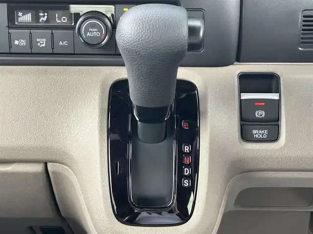 ホンダ Ｎ ＢＯＸ JOY ターボ 兵庫県 2024(令6)年 0.2万km 青 純正ディスプレイオーディオ/BTオーディオ/USBポート/アップルカープレイ/アンドロイドオート/バックカメラ/両側パワースライドドア/シートヒーター/ハーフレザーシート/パドルシフト/LEDヘッドライト/純正17インチAW