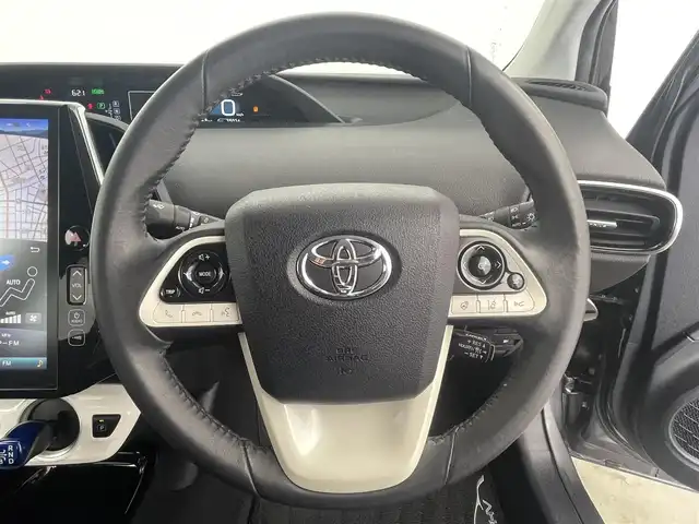 トヨタ プリウス ＰＨＶ A プレミアム 愛知県 2017(平29)年 3.5万km グレーメタリック 純正ナビ/CD DVD フルセグTV Bluetooth/バックカメラ/ドラレコ/ビルトインETC/トヨタセーフティセンス/レーンキープアシスト/レーダークルーズコントロール/パーキングアシスト/オートマチックハイビーム/LEDヘッドライト/オートライト/純正18インチアルミホイール/シートヒーター/ステアリングヒーター/ウィンカーミラー/電動格納ミラー/横滑り防止装置/AC１００V/スマートキー/エンジンプッシュスタート/本革シート/フロアマット/充電器あり