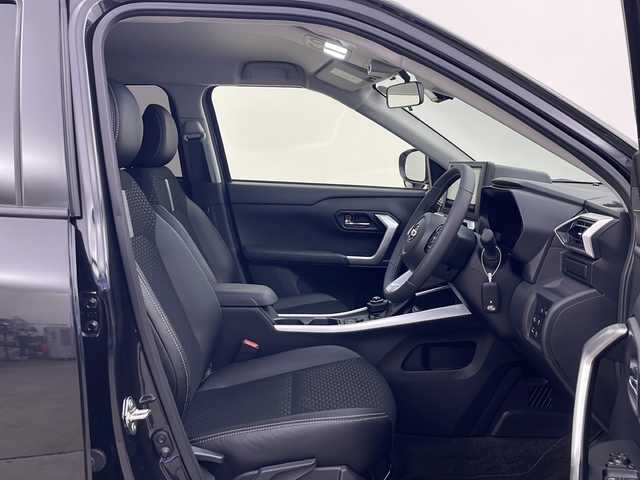 ダイハツ ロッキー プレミアム G 秋田県 2024(令6)年 1.3万km ブラックマイカメタリック 4WD/社外ナビ（Bluetooth/フルセグTV）/ハーフレザーシート/前席シートヒーター/全方位カメラ/バックカメラ/LEDヘッドライト/ワイパーデアイサー/クリアランスソナー/前後ドライブレコーダー/フォグランプ/オートクルーズコントロール/スマートキー/ブレーキホールド/オートライト/エアロ（F/S/R）
