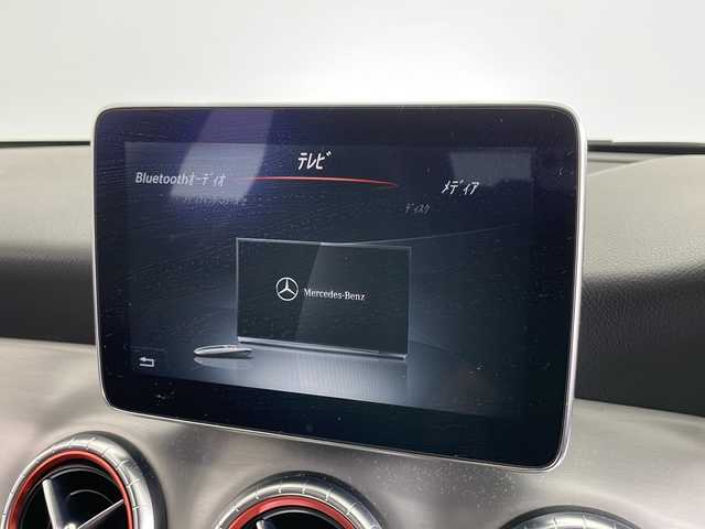 メルセデス・ベンツ ＣＬＡ１８０ Sブレイク　スポーツ 愛知県 2015(平27)年 7.9万km カルサイトホワイト /禁煙車//純正COMANDナビ//フルセグTV//バックカメラ//ETC2.0//パノラミックスライディングルーフ//レーダーセーフティパッケージ//AMGスタイリングパッケージ//CPAプラス//PRE-SAFE//レーンキープアシスト//ブラインドスポットモニター//アダプティブクルーズコントロール//アクティブパーキングアシスト//パークトロニック//バイキセノンヘッドライト//オートライト//ヘッドライトウォッシャー//リヤフォグランプ//パワーバックドア//レザーDINAMICAシート//運転席パワーシート(メモリー機能付)//前席シートヒーター//アンビエントライト//純正18インチAMG5ツインスポークアルミホイール//純正フロアマット//革巻きステアリング//ステアリングスイッチ//パドルシフト//プッシュスタート//電動格納ミラー(リバース連動機能付)//電子パーキングブレーキ//ブレーキホールド//横滑り防止装置//イモビライザー//新車保証書・取扱説明書