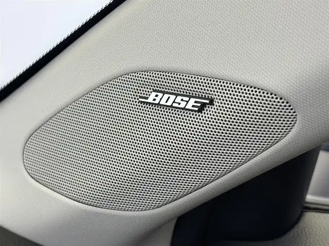 ホンダ ＺＲ－Ｖ ハイブリッド e:HEV Z 福岡県 2023(令5)年 4万km クリスタルブラックパール 純正９型ナビ　/全方位カメラ　/ワイヤレス充電　/ＢＯＳＥサウンド　/ビルトインＥＴＣ２．０　/アダプティブクルコン　/コーナーセンサー　/衝突軽減ブレーキ　/レーンキープ　/パドルシフト　/ステアリングヒーター/シートヒーター