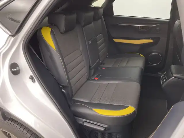 レクサス ＮＸ 300h Fスポーツ 新潟県 2020(令2)年 2.6万km ホワイトノーヴァガラスフレーク 純正メーカーOPナビ/サンルーフ/レクサスセーフティシステム/プリクラッシュセーフティ/レーダークルーズコントロール/レーンキープアシスト/パーキングサポートブレーキ/ブラインドスポットモニター/パノラミックビューモニター/パワーバックドア/ビルトインETC/フルセグTV/Bluetooth/レザーシート/エアシート/シートヒーター/ステアリングヒーター/ステアリングスイッチ/革巻きステアリング/オートライト/オートハイビーム/3眼LEDヘッドライト/純正フロアマット