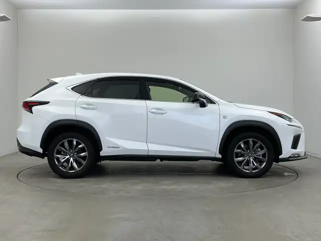 レクサス ＮＸ 300h Fスポーツ 新潟県 2020(令2)年 2.6万km ホワイトノーヴァガラスフレーク 純正メーカーOPナビ/サンルーフ/レクサスセーフティシステム/プリクラッシュセーフティ/レーダークルーズコントロール/レーンキープアシスト/パーキングサポートブレーキ/ブラインドスポットモニター/パノラミックビューモニター/パワーバックドア/ビルトインETC/フルセグTV/Bluetooth/レザーシート/エアシート/シートヒーター/ステアリングヒーター/ステアリングスイッチ/革巻きステアリング/オートライト/オートハイビーム/3眼LEDヘッドライト/純正フロアマット