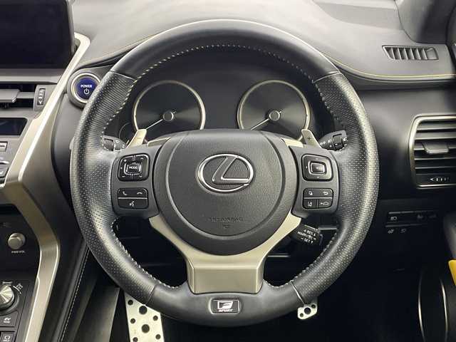 レクサス ＮＸ 300h Fスポーツ 新潟県 2020(令2)年 2.6万km ホワイトノーヴァガラスフレーク 純正メーカーOPナビ/サンルーフ/レクサスセーフティシステム/プリクラッシュセーフティ/レーダークルーズコントロール/レーンキープアシスト/パーキングサポートブレーキ/ブラインドスポットモニター/パノラミックビューモニター/パワーバックドア/ビルトインETC/フルセグTV/Bluetooth/レザーシート/エアシート/シートヒーター/ステアリングヒーター/ステアリングスイッチ/革巻きステアリング/オートライト/オートハイビーム/3眼LEDヘッドライト/純正フロアマット