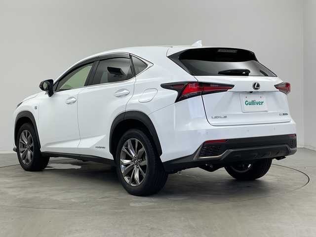 レクサス ＮＸ 300h Fスポーツ 新潟県 2020(令2)年 2.6万km ホワイトノーヴァガラスフレーク 純正メーカーOPナビ/サンルーフ/レクサスセーフティシステム/プリクラッシュセーフティ/レーダークルーズコントロール/レーンキープアシスト/パーキングサポートブレーキ/ブラインドスポットモニター/パノラミックビューモニター/パワーバックドア/ビルトインETC/フルセグTV/Bluetooth/レザーシート/エアシート/シートヒーター/ステアリングヒーター/ステアリングスイッチ/革巻きステアリング/オートライト/オートハイビーム/3眼LEDヘッドライト/純正フロアマット