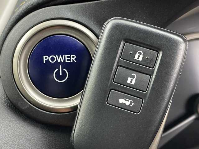 レクサス ＮＸ 300h Fスポーツ 新潟県 2020(令2)年 2.6万km ホワイトノーヴァガラスフレーク 純正メーカーOPナビ/サンルーフ/レクサスセーフティシステム/プリクラッシュセーフティ/レーダークルーズコントロール/レーンキープアシスト/パーキングサポートブレーキ/ブラインドスポットモニター/パノラミックビューモニター/パワーバックドア/ビルトインETC/フルセグTV/Bluetooth/レザーシート/エアシート/シートヒーター/ステアリングヒーター/ステアリングスイッチ/革巻きステアリング/オートライト/オートハイビーム/3眼LEDヘッドライト/純正フロアマット