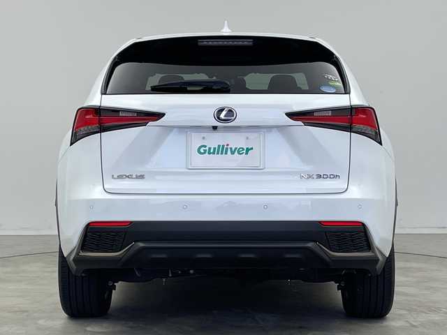 レクサス ＮＸ 300h Fスポーツ 新潟県 2020(令2)年 2.6万km ホワイトノーヴァガラスフレーク 純正メーカーOPナビ/サンルーフ/レクサスセーフティシステム/プリクラッシュセーフティ/レーダークルーズコントロール/レーンキープアシスト/パーキングサポートブレーキ/ブラインドスポットモニター/パノラミックビューモニター/パワーバックドア/ビルトインETC/フルセグTV/Bluetooth/レザーシート/エアシート/シートヒーター/ステアリングヒーター/ステアリングスイッチ/革巻きステアリング/オートライト/オートハイビーム/3眼LEDヘッドライト/純正フロアマット