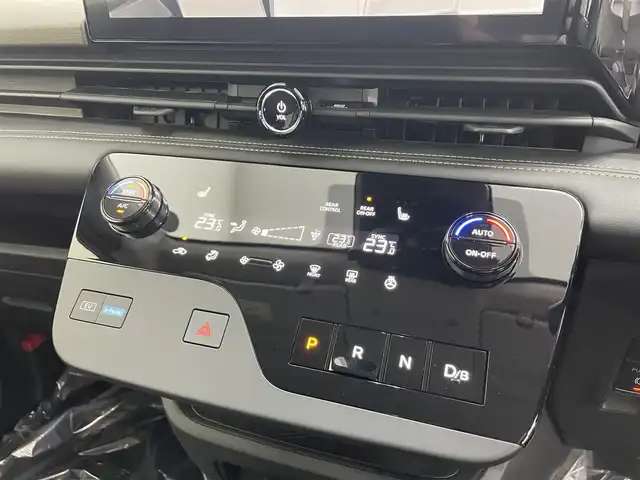 日産 セレナ e－パワー ハイウェイスター V 埼玉県 2024(令6)年 0.4万km ダイヤモンドブラック プロパイロット 純正１２．３インチナビ　アラウンドビューモニター　デジタルインナーミラー　ブラインドスポットモニター　シートヒーター 前後ドライブレコーダー スペアキー 100V電源 オートハイビーム