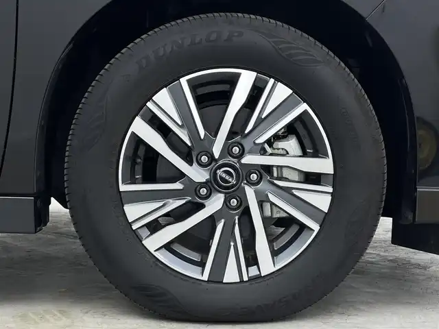 日産 セレナ e－パワー ハイウェイスター V 埼玉県 2024(令6)年 0.4万km ダイヤモンドブラック プロパイロット 純正１２．３インチナビ　アラウンドビューモニター　デジタルインナーミラー　ブラインドスポットモニター　シートヒーター 前後ドライブレコーダー スペアキー 100V電源 オートハイビーム