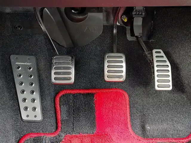 スズキ スイフト スポーツ セーフティPKG 東京都 2019(令1)年 4.6万km チャンピオンイエロー BLITZ車高調/GReddyエアロ/カーボンGTウイング/ロッソモデロマフラー/クスコ ストラットタワーバー/ヴァレンティLEDテールランプ/HKSエアクリーナー/社外ブースト計/Pivotサブコンピューター/デュアルセンサーブレーキサポート/車線逸脱警報機能/アダプティブクルーズコントロール/プッシュスタート/純正ナビ/フルセグTV/ETC/ドライブレコーダー/シートヒーター/LEDヘッドライト/17インチ純正アルミホイール/スマートキー