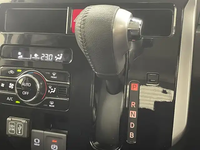 トヨタ ルーミー カスタムG－T 茨城県 2022(令4)年 2.9万km ブラックマイカメタリック/パールホワイト2トーン 純正ＤＡ/Bluetooth/フルセグ/radio/USB，iPod/AppleCarplay/AndroidAut/スマートアシスト/衝突回避支援ブレーキ機能/衝突警報機能/車線逸脱警報機能/路側逸脱警報/ふらつき警報/ブレーキ制御付誤発進抑制機能（前方・後方）/先行車発進お知らせ機能/アダプティブドライビングビーム/オートハイビーム/標識認識機能（進入禁止/最高速度/一時停止）/全車速追従機能付ACC（停止保持機能あり）/バックカメラ/両側パワースライドドア/LEDヘッドライト/オートライト/D+N席シートヒーター/純正AW/純正フロアマット/前後ドラレコ/前後コーナーセンサー