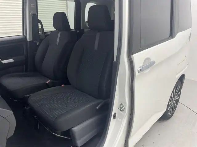 トヨタ ルーミー カスタムG－T 茨城県 2022(令4)年 2.9万km ブラックマイカメタリック/パールホワイト2トーン 純正ＤＡ/Bluetooth/フルセグ/radio/USB，iPod/AppleCarplay/AndroidAut/スマートアシスト/衝突回避支援ブレーキ機能/衝突警報機能/車線逸脱警報機能/路側逸脱警報/ふらつき警報/ブレーキ制御付誤発進抑制機能（前方・後方）/先行車発進お知らせ機能/アダプティブドライビングビーム/オートハイビーム/標識認識機能（進入禁止/最高速度/一時停止）/全車速追従機能付ACC（停止保持機能あり）/バックカメラ/両側パワースライドドア/LEDヘッドライト/オートライト/D+N席シートヒーター/純正AW/純正フロアマット/前後ドラレコ/前後コーナーセンサー