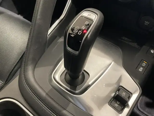 ジャガー Ｅペース 熊本県 2019(令1)年 4万km 黒 ブラックフルレザーシート/シートヒーター/パワーシート/アダプティブクルーズコントロール/純正メモリナビ/360°カメラ/コーナーセンサー/パーキングアシスト/AppleCarPlay/androidauto/Bluetooth/USB/自動トランクドア/ブラインドスポットモニター/電動格納ミラー