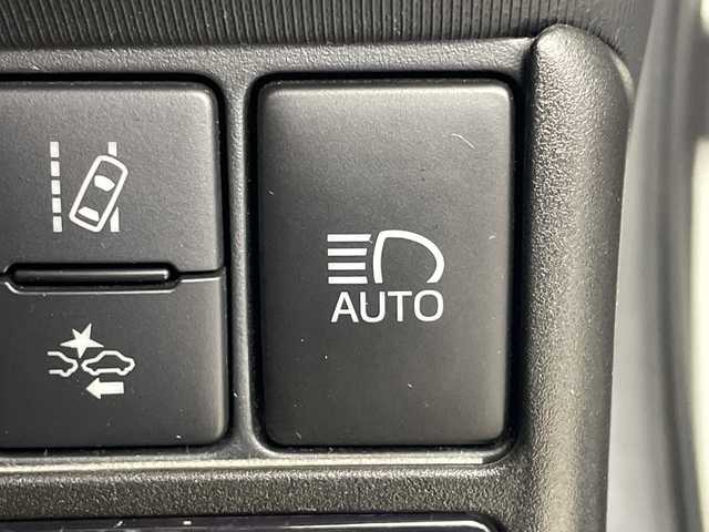 トヨタ アクア G G’s 群馬県 2016(平28)年 3.3万km ライムホワイトパールクリスタルシャイン 純正ナビ　バックカメラ　ビルトインＥＴＣ　ドラレコ　衝突被害軽減ブレーキ　レーンアシスト　クルーズコントロール　ＬＥＤヘッドライト　オートハイビーム　ハーフレザーシート　スマートキー　禁煙車