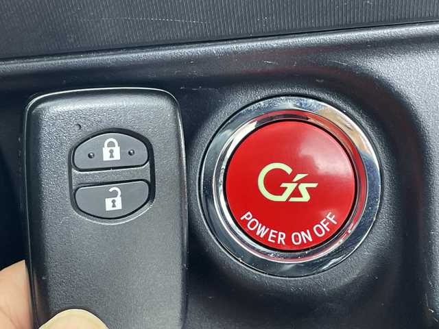 トヨタ アクア G G’s 群馬県 2016(平28)年 3.3万km ライムホワイトパールクリスタルシャイン 純正ナビ　バックカメラ　ビルトインＥＴＣ　ドラレコ　衝突被害軽減ブレーキ　レーンアシスト　クルーズコントロール　ＬＥＤヘッドライト　オートハイビーム　ハーフレザーシート　スマートキー　禁煙車