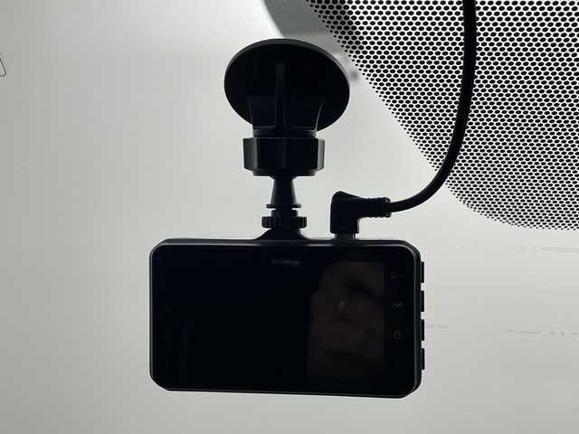 トヨタ アクア G G’s 群馬県 2016(平28)年 3.3万km ライムホワイトパールクリスタルシャイン 純正ナビ　バックカメラ　ビルトインＥＴＣ　ドラレコ　衝突被害軽減ブレーキ　レーンアシスト　クルーズコントロール　ＬＥＤヘッドライト　オートハイビーム　ハーフレザーシート　スマートキー　禁煙車