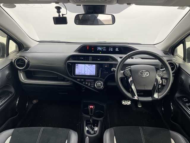 トヨタ アクア G G’s 群馬県 2016(平28)年 3.3万km ライムホワイトパールクリスタルシャイン 純正ナビ　バックカメラ　ビルトインＥＴＣ　ドラレコ　衝突被害軽減ブレーキ　レーンアシスト　クルーズコントロール　ＬＥＤヘッドライト　オートハイビーム　ハーフレザーシート　スマートキー　禁煙車