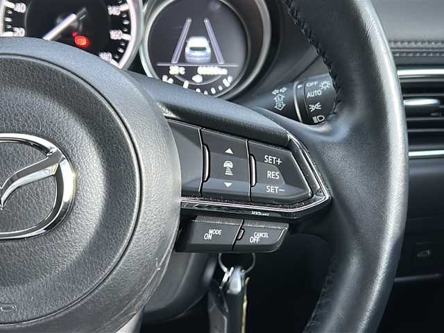 マツダ ＣＸ－５ XD プロアクティブ 広島県 2019(平31)年 6.1万km スノーフレイクホワイトパールマイカ 禁煙/ＣＤ／ＤＶＤプレーヤー＋地上デジタルＴＶチューナー（フルセグ）/３６０°ビュー・モニター＋フロントパーキングセンサー（センター／コーナー）/SBS/SCBS /交通標識認識/ドライバーアテンションアラート/レーンキープアシスト/レーダークルーズコントロール/コーナーセンサー/BSM/HUD/マツダコネクトナビ/・フルセグ/CD/DVD/Bluetooth/AUX/USB/後席モニター（Qrion）/パワーバックドア/パワーシート／シートメモリー/革巻きステアリング/ステアリングスイッチ/LEDヘッドライト/オートライト/トノカバー/ドアバイザー/純正ドライブレコーダー/ETC/純正19インチアルミホイール/W+サイド+カーテンエアバック