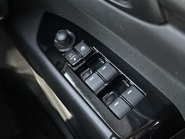 マツダ ＣＸ－５ XD プロアクティブ 広島県 2019(平31)年 6.1万km スノーフレイクホワイトパールマイカ 禁煙/ＣＤ／ＤＶＤプレーヤー＋地上デジタルＴＶチューナー（フルセグ）/３６０°ビュー・モニター＋フロントパーキングセンサー（センター／コーナー）/SBS/SCBS /交通標識認識/ドライバーアテンションアラート/レーンキープアシスト/レーダークルーズコントロール/コーナーセンサー/BSM/HUD/マツダコネクトナビ/・フルセグ/CD/DVD/Bluetooth/AUX/USB/後席モニター（Qrion）/パワーバックドア/パワーシート／シートメモリー/革巻きステアリング/ステアリングスイッチ/LEDヘッドライト/オートライト/トノカバー/ドアバイザー/純正ドライブレコーダー/ETC/純正19インチアルミホイール/W+サイド+カーテンエアバック