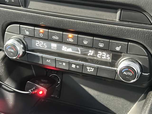 マツダ ＣＸ－５ XD プロアクティブ 広島県 2019(平31)年 6.1万km スノーフレイクホワイトパールマイカ 禁煙/ＣＤ／ＤＶＤプレーヤー＋地上デジタルＴＶチューナー（フルセグ）/３６０°ビュー・モニター＋フロントパーキングセンサー（センター／コーナー）/SBS/SCBS /交通標識認識/ドライバーアテンションアラート/レーンキープアシスト/レーダークルーズコントロール/コーナーセンサー/BSM/HUD/マツダコネクトナビ/・フルセグ/CD/DVD/Bluetooth/AUX/USB/後席モニター（Qrion）/パワーバックドア/パワーシート／シートメモリー/革巻きステアリング/ステアリングスイッチ/LEDヘッドライト/オートライト/トノカバー/ドアバイザー/純正ドライブレコーダー/ETC/純正19インチアルミホイール/W+サイド+カーテンエアバック
