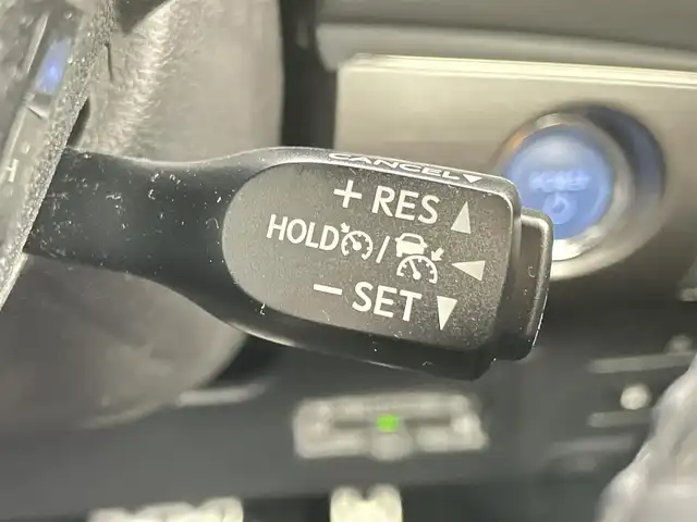 トヨタ プリウス S ツーリングセレ ブラックED 岡山県 2021(令3)年 3.8万km プラチナホワイトパールマイカ 純正８インチディスプレイオーディオ/ＡＣ１００Ｖ電源/ビルトインＥＴＣ/ドライブレコーダー（前/後）/バックカメラ/追従型クルーズコントロール/合皮シート/シートヒーター（運転席/助手席）/衝突軽減ブレーキ/コーナーセンサー（前/後）/LEDヘッドライト/オートライト/オートハイビーム/フォグランプ/禁煙車/純正17インチAW/スマートキー×1/新車保証書/スペアキー×１