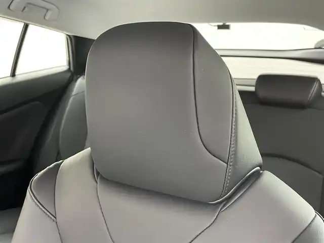 トヨタ プリウス S ツーリングセレ ブラックED 岡山県 2021(令3)年 3.8万km プラチナホワイトパールマイカ 純正８インチディスプレイオーディオ/ＡＣ１００Ｖ電源/ビルトインＥＴＣ/ドライブレコーダー（前/後）/バックカメラ/追従型クルーズコントロール/合皮シート/シートヒーター（運転席/助手席）/衝突軽減ブレーキ/コーナーセンサー（前/後）/LEDヘッドライト/オートライト/オートハイビーム/フォグランプ/禁煙車/純正17インチAW/スマートキー×1/新車保証書/スペアキー×１