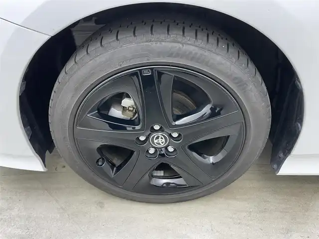 トヨタ プリウス S ツーリングセレ ブラックED 岡山県 2021(令3)年 3.8万km プラチナホワイトパールマイカ 純正８インチディスプレイオーディオ/ＡＣ１００Ｖ電源/ビルトインＥＴＣ/ドライブレコーダー（前/後）/バックカメラ/追従型クルーズコントロール/合皮シート/シートヒーター（運転席/助手席）/衝突軽減ブレーキ/コーナーセンサー（前/後）/LEDヘッドライト/オートライト/オートハイビーム/フォグランプ/禁煙車/純正17インチAW/スマートキー×1/新車保証書/スペアキー×１