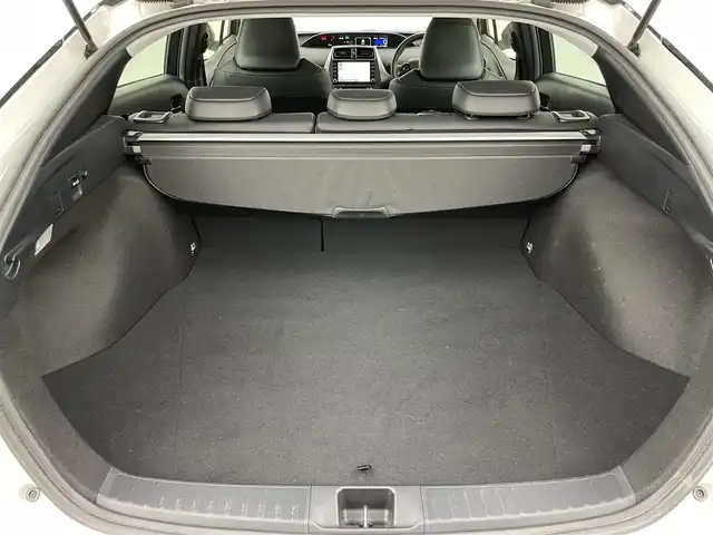 トヨタ プリウス S ツーリングセレ ブラックED 岡山県 2021(令3)年 3.8万km プラチナホワイトパールマイカ 純正８インチディスプレイオーディオ/ＡＣ１００Ｖ電源/ビルトインＥＴＣ/ドライブレコーダー（前/後）/バックカメラ/追従型クルーズコントロール/合皮シート/シートヒーター（運転席/助手席）/衝突軽減ブレーキ/コーナーセンサー（前/後）/LEDヘッドライト/オートライト/オートハイビーム/フォグランプ/禁煙車/純正17インチAW/スマートキー×1/新車保証書/スペアキー×１