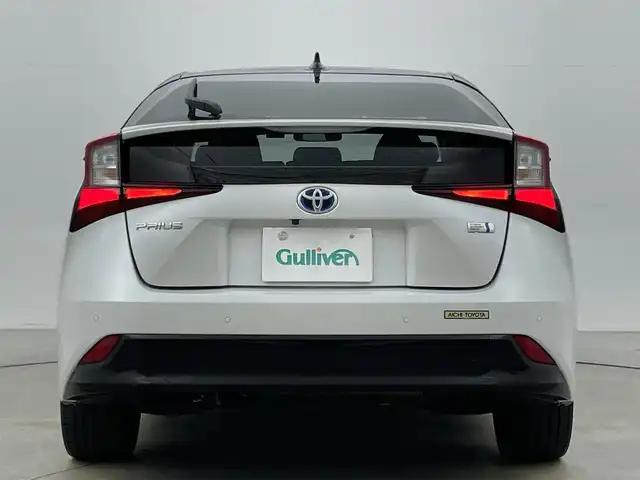 トヨタ プリウス S ツーリングセレ ブラックED 岡山県 2021(令3)年 3.8万km プラチナホワイトパールマイカ 純正８インチディスプレイオーディオ/ＡＣ１００Ｖ電源/ビルトインＥＴＣ/ドライブレコーダー（前/後）/バックカメラ/追従型クルーズコントロール/合皮シート/シートヒーター（運転席/助手席）/衝突軽減ブレーキ/コーナーセンサー（前/後）/LEDヘッドライト/オートライト/オートハイビーム/フォグランプ/禁煙車/純正17インチAW/スマートキー×1/新車保証書/スペアキー×１