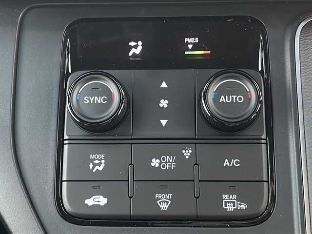 ホンダ ステップワゴン eHEV エアー EX 三重県 2025(令7)年 0.1千km プラチナホワイトパール 登録済未使用車/純正11.4型ナビ、フルセグTV/純正CD、DVD再生、Bluetooth/両側パワースライドドア/追従型クルーズコントロール/ブラインドスポットモニター/レーンキープ/パワーバックドア/シートヒーター/コーナーセンサー/スマートキー/プッシュスタート/パドルシフト/LEDオートライト/フォグランプ/オートホールド/USB、タイプC給電