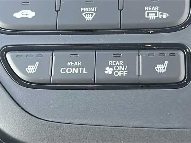 ホンダ ステップワゴン eHEV エアー EX 三重県 2025(令7)年 0.1千km プラチナホワイトパール 登録済未使用車/純正11.4型ナビ、フルセグTV/純正CD、DVD再生、Bluetooth/両側パワースライドドア/追従型クルーズコントロール/ブラインドスポットモニター/レーンキープ/パワーバックドア/シートヒーター/コーナーセンサー/スマートキー/プッシュスタート/パドルシフト/LEDオートライト/フォグランプ/オートホールド/USB、タイプC給電